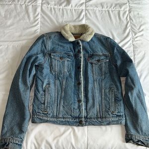 Levi’s Womens Sherpa Trucker Jacket